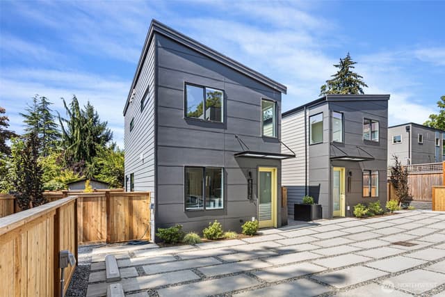Property photo for 8037 Wallingford Avenue N #C, Seattle photo 2