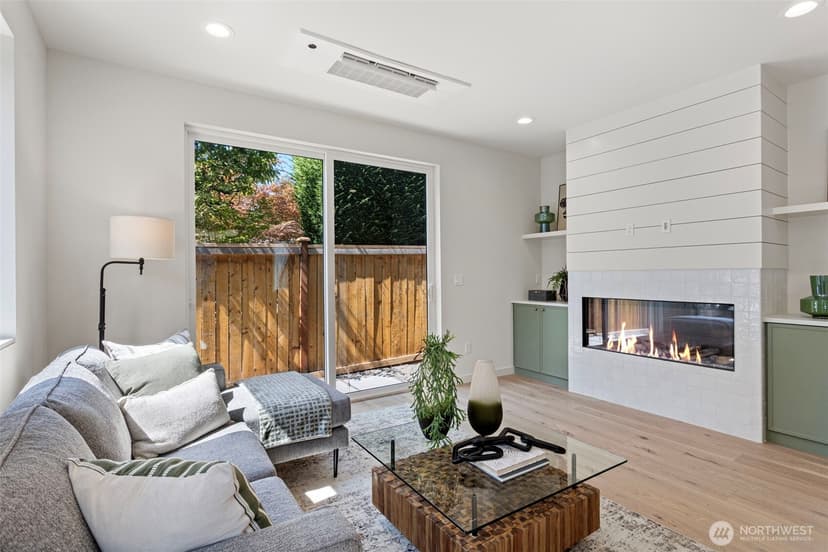Property photo for 8037 Wallingford Avenue N #C, Seattle photo 13