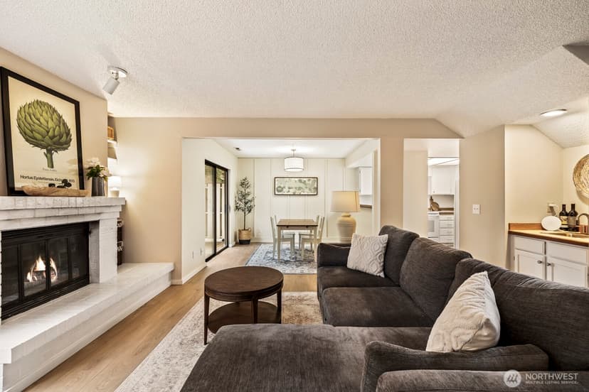 Property photo for 16014 Village Green Drive SE #C, Mill Creek photo 4