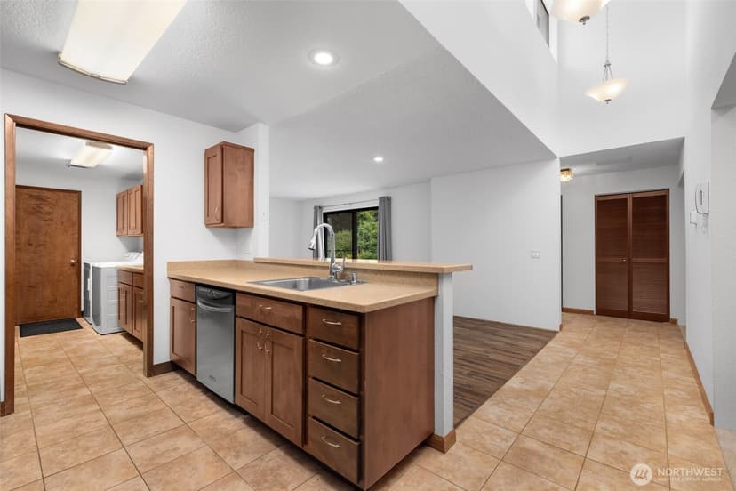 Property photo for 1820 NW 195th Street #C17, Shoreline photo 6