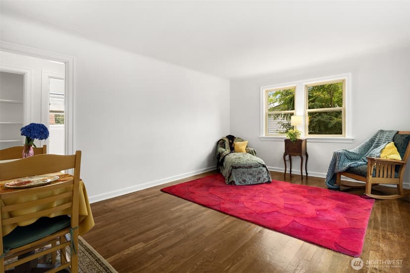 Property photo for 921 SW 102nd Street, Seattle photo 3