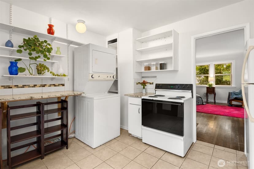 Property photo for 921 SW 102nd Street, Seattle photo 11