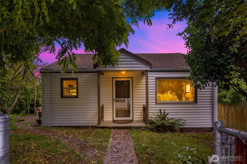 Property photo for 921 SW 102nd Street, Seattle