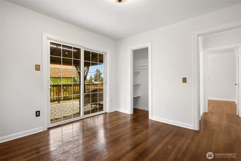 Property photo for 921 SW 102nd Street, Seattle photo 17