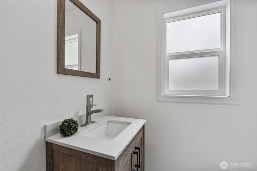 Property photo for 2485 Beach Drive E, Port Orchard photo 18