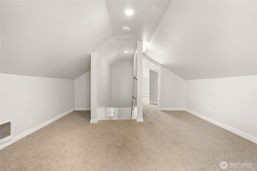 Property photo for 2410 Highland Avenue, Everett photo 24