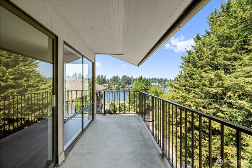Property photo for 13229 Linden Avenue N #507B, Seattle photo 12