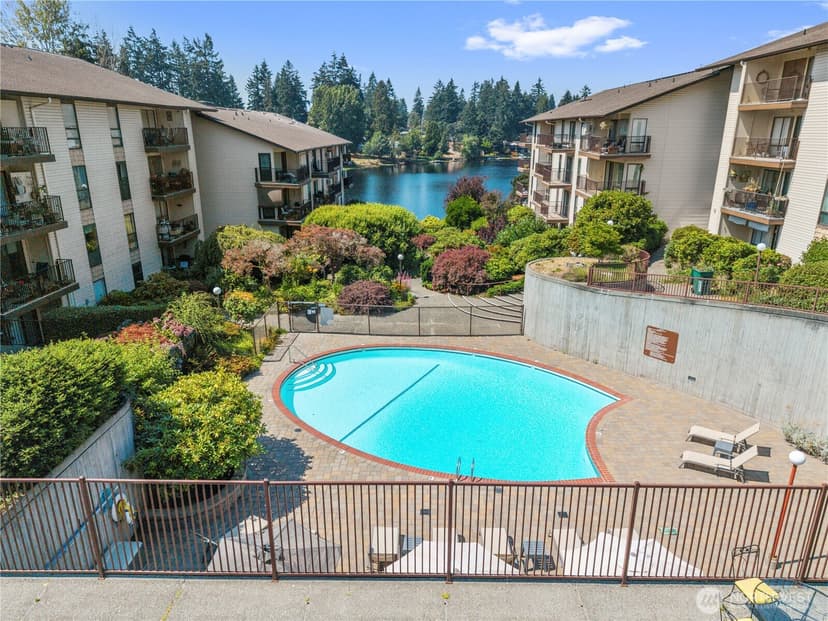 Property photo for 13229 Linden Avenue N #507B, Seattle photo 2