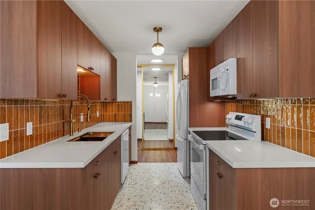 Property photo for 13229 Linden Avenue N #507B, Seattle photo 5