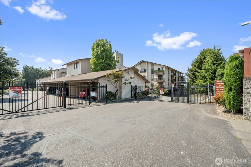 Property photo for 13229 Linden Avenue N #507B, Seattle photo 31