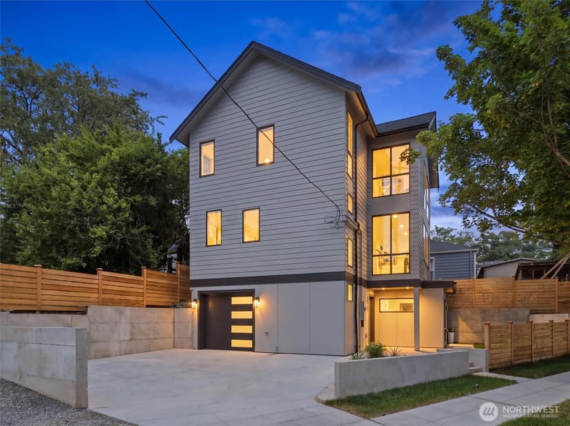 Property photo for 2726 NE Blakeley Street, Seattle