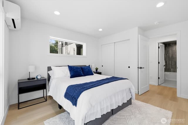 Property photo for 2726 NE Blakeley Street, Seattle photo 5