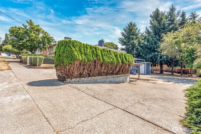Property photo for 2515 S Willow Street, Seattle photo 3