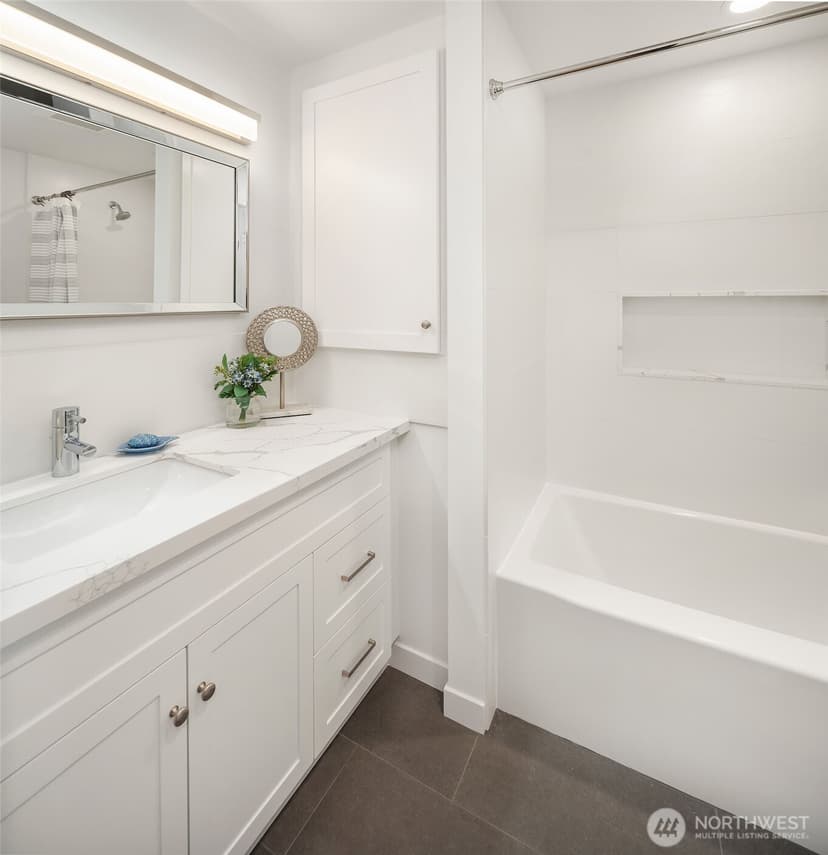 Property photo for 4102 96th Avenue SE, Mercer Island photo 15