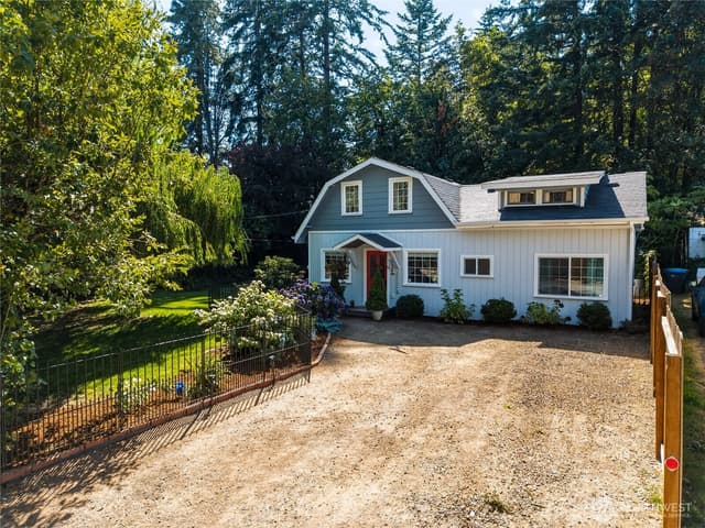 Property photo for 1224 West Avenue, Port Orchard photo 2