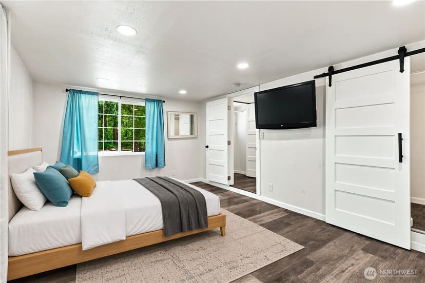 Property photo for 1224 West Avenue, Port Orchard photo 11