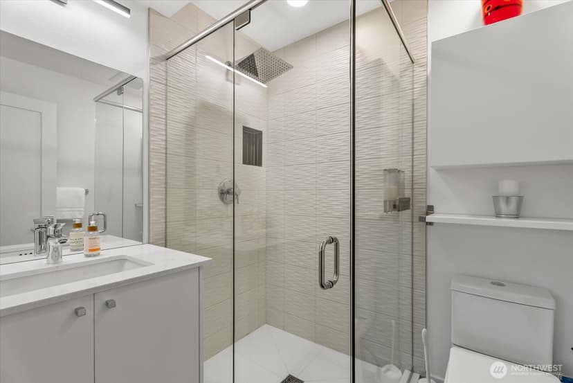 Property photo for 1116 13th Avenue #D, Seattle photo 16