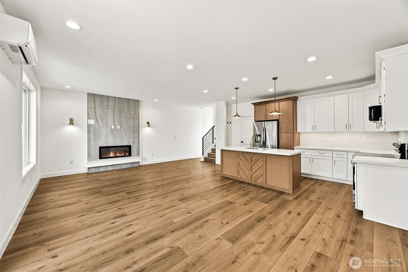 Property photo for 8823 121st Street SW, Lakewood photo 7