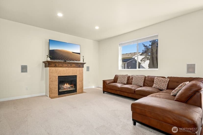 Property photo for 4915 NE 5th Street, Renton photo 7