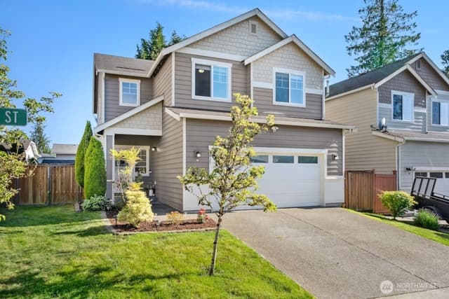 Property photo for 4915 NE 5th Street, Renton photo 2