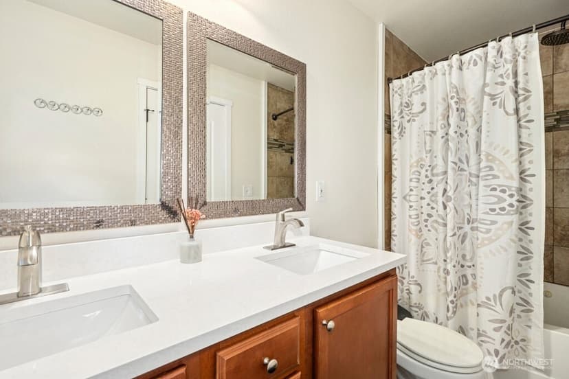 Property photo for 4915 NE 5th Street, Renton photo 28