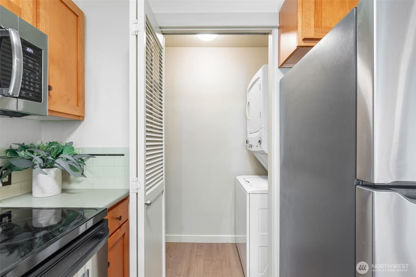 Property photo for 1909 10th Avenue W #206, Seattle photo 9