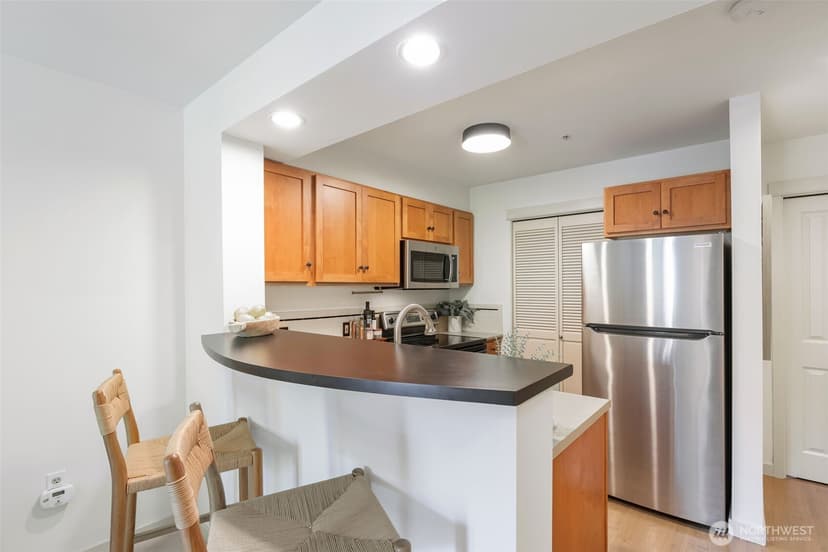 Property photo for 1909 10th Avenue W #206, Seattle photo 11