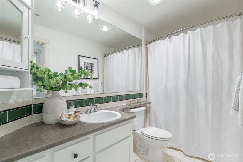 Property photo for 1909 10th Avenue W #206, Seattle photo 19