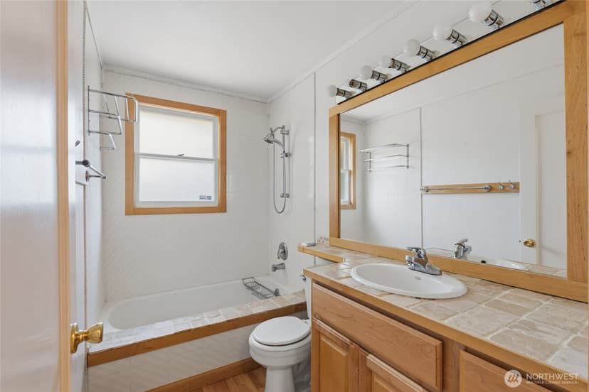 Property photo for 1013 N 33rd Place, Renton photo 15