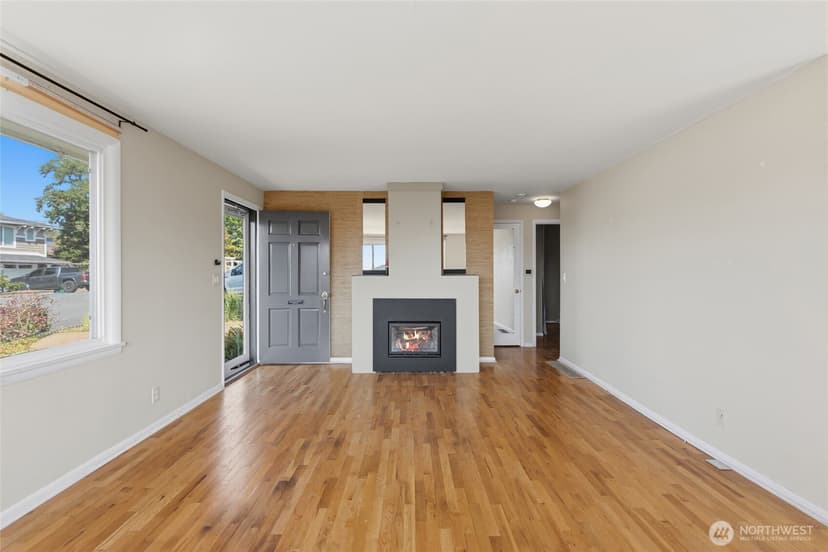 Property photo for 1013 N 33rd Place, Renton photo 6