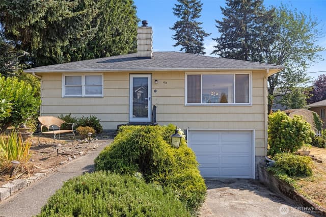 Property photo for 1013 N 33rd Place, Renton photo 2
