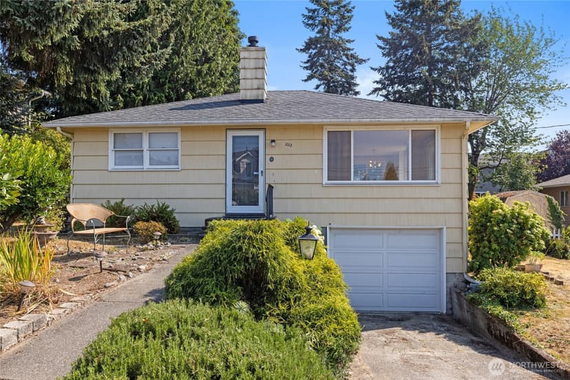 Property photo for 1013 N 33rd Place, Renton photo 2