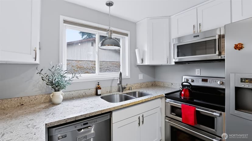Property photo for 12523 SE 30th Street #2523, Bellevue photo 10