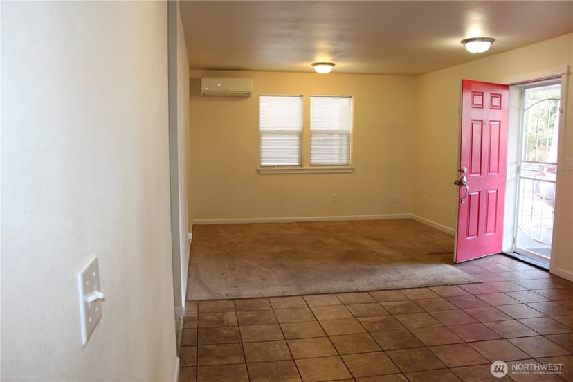 Property photo for 8921 Commercial Street SW, Lakewood photo 2