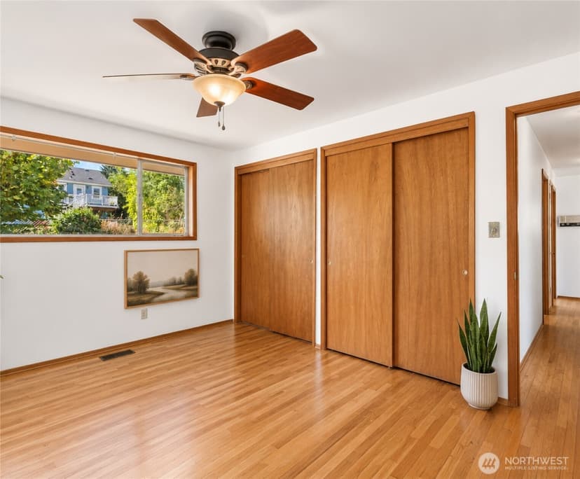 Property photo for 11549 N Park Avenue N, Seattle photo 13