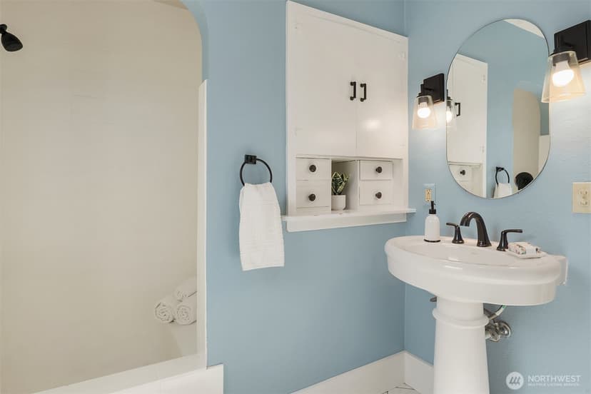 Property photo for 14345 36th Avenue NE, Seattle photo 16