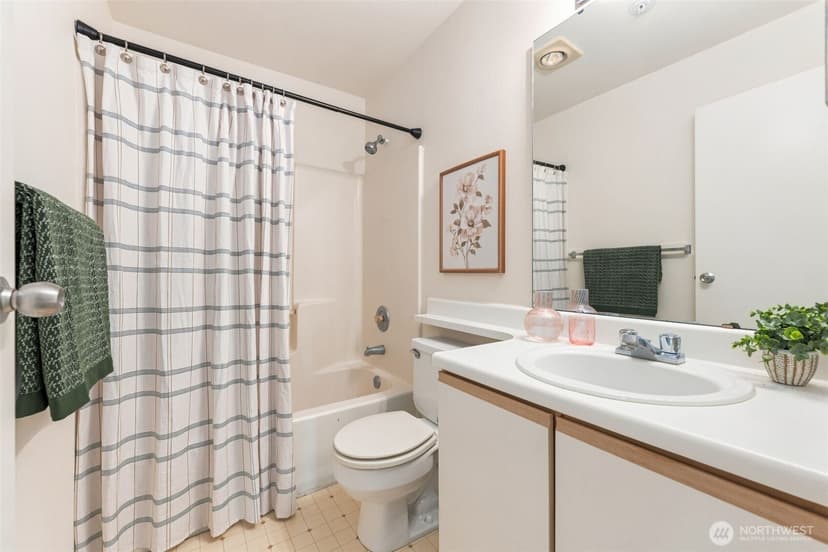 Property photo for 2251 Highview Lane W #C302, Bremerton photo 22