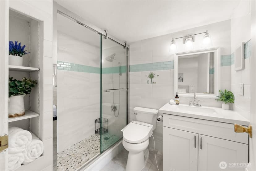 Property photo for 819 SW 134th Street SW, Burien photo 5