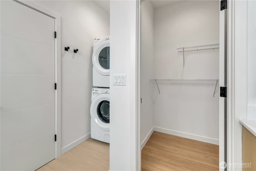 Property photo for 4404 S Othello St #C, Seattle photo 16