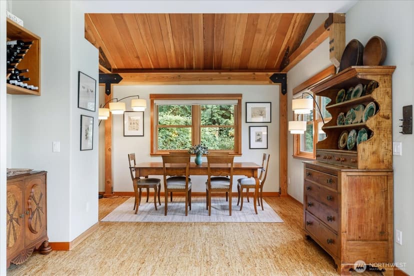 Property photo for 8015 Cultus Bay Road, Clinton photo 11