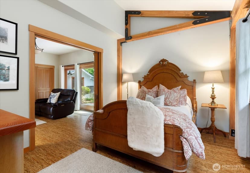 Property photo for 8015 Cultus Bay Road, Clinton photo 14