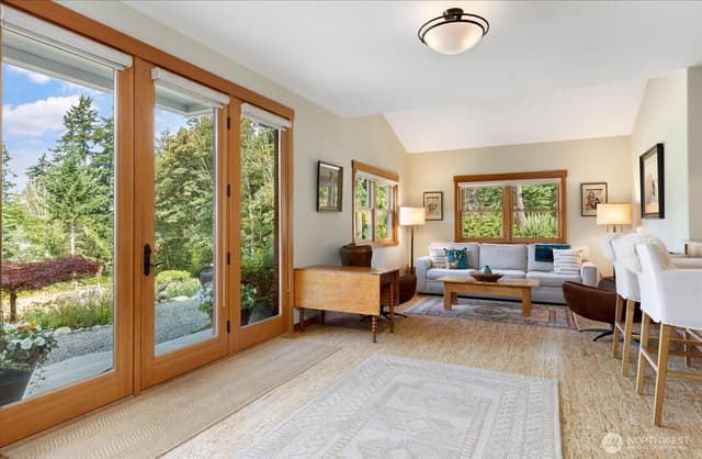 Property photo for 8015 Cultus Bay Road, Clinton photo 5