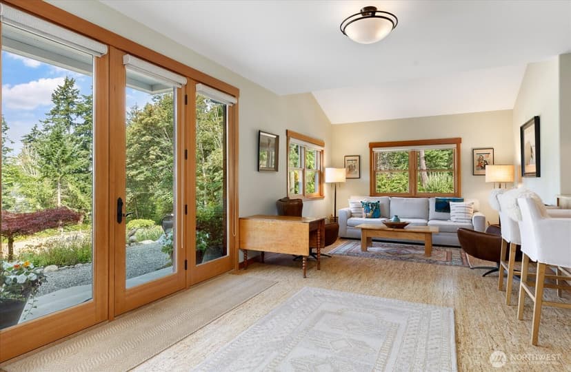 Property photo for 8015 Cultus Bay Road, Clinton photo 5