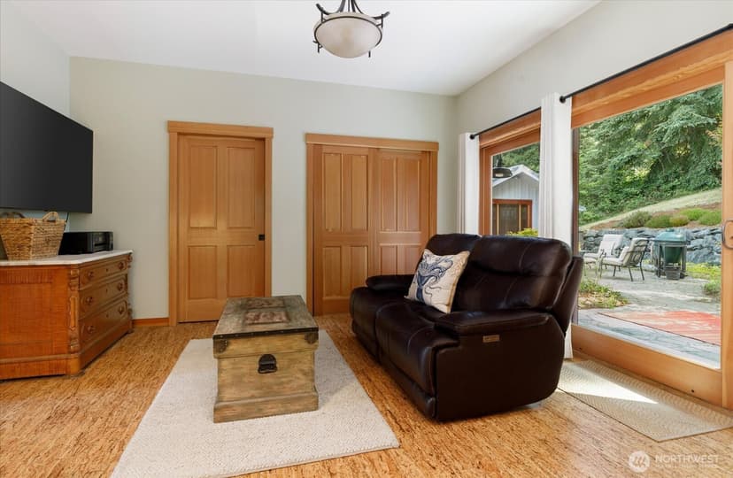 Property photo for 8015 Cultus Bay Road, Clinton photo 16