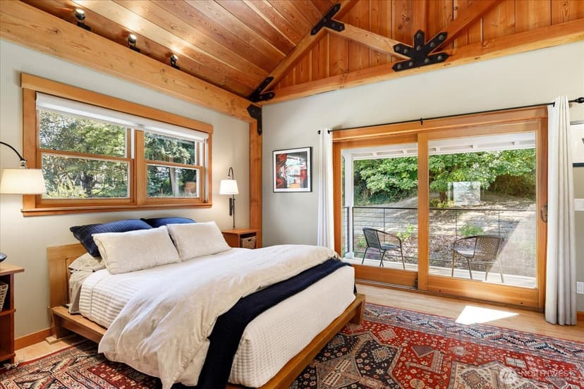 Property photo for 8015 Cultus Bay Road, Clinton photo 24