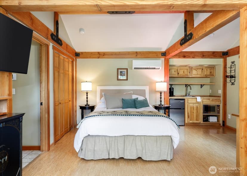 Property photo for 8015 Cultus Bay Road, Clinton photo 29