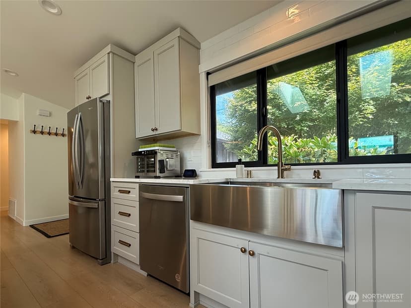Property photo for 9323 NE 124th Street, Kirkland photo 11