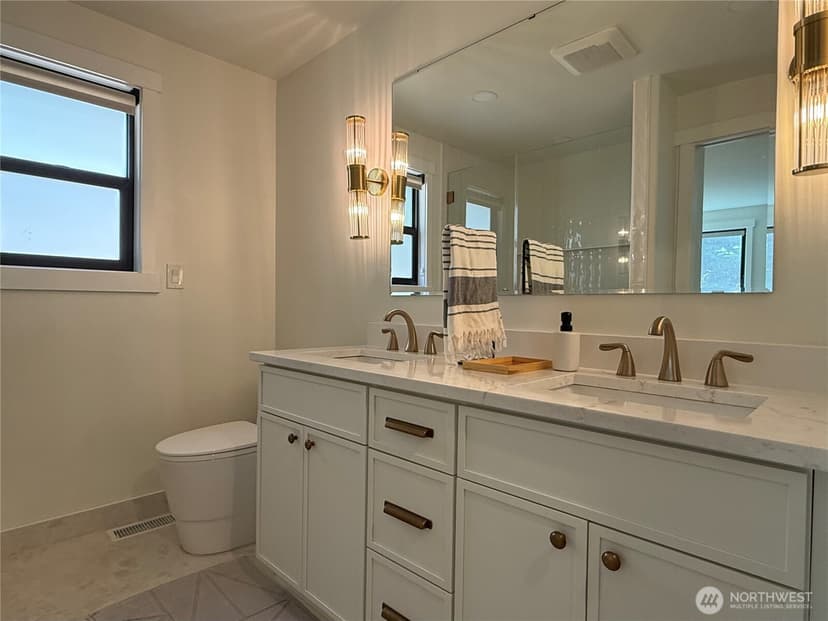 Property photo for 9323 NE 124th Street, Kirkland photo 15