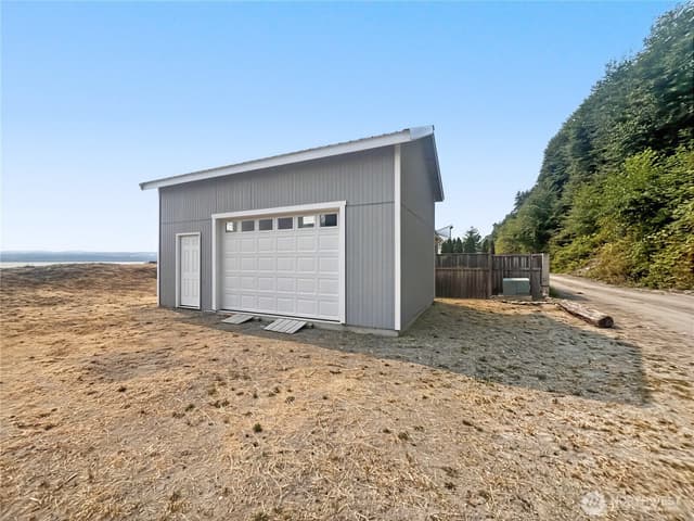 Property photo for 41 H S Beach Way, Hat Island photo 2