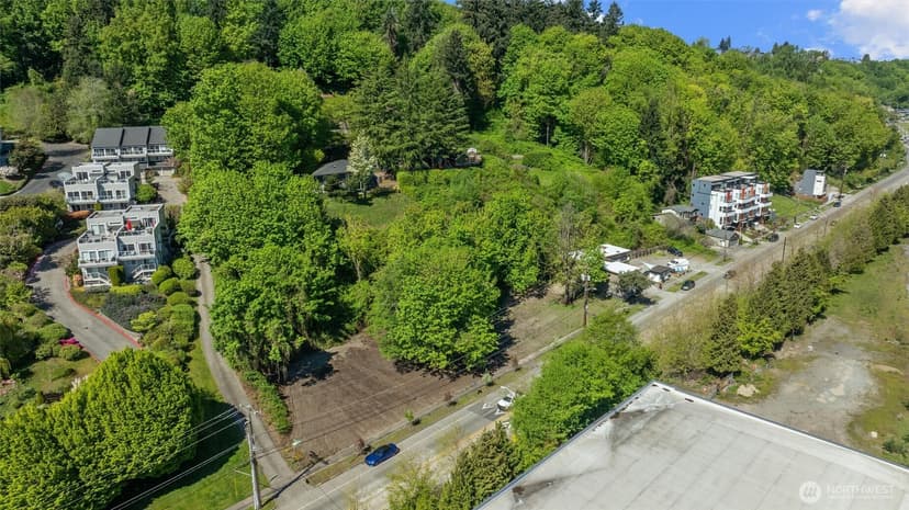Property photo for 2319 Harbor Avenue SW, Seattle photo 18